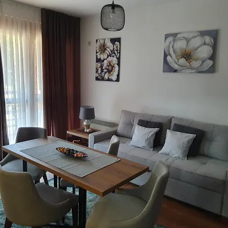 Aura J&p 아파트 즐라티보